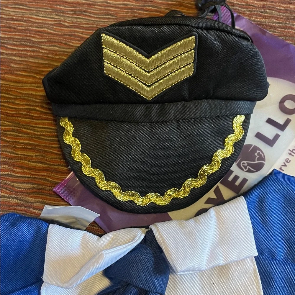 Small Dog Airline Pilot Halloween Costume. NWOT. Size M.